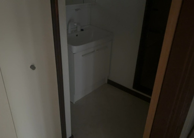 【脱衣所】 | サンシャインⅡ座間 | 洗面脱衣所は「体を綺麗に整える場所」という目的と役割を持っています。そして便利で使い勝手のいい「体を綺麗に整える場所」にするためには、配置や動線、照明や収納計画をしっかりと検討しておく必要があります。