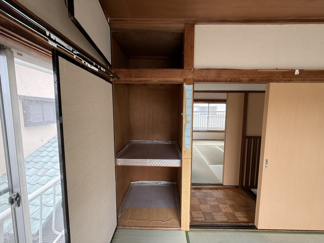 梅田三丁目貸家の収納