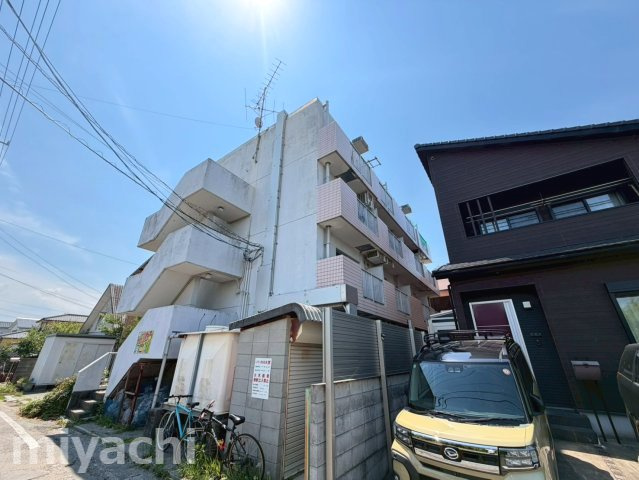 メゾン三軒屋の外観