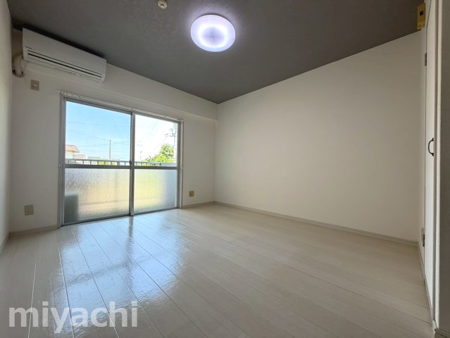 メゾン三軒屋の内装