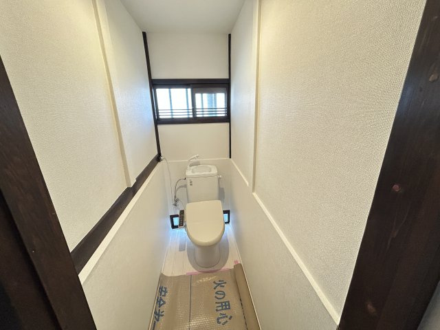 加木屋町丸根貸家のトイレ