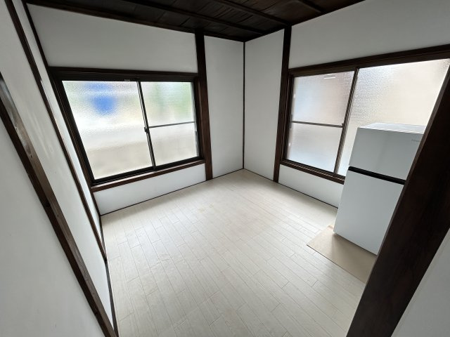 加木屋町丸根貸家の洋室