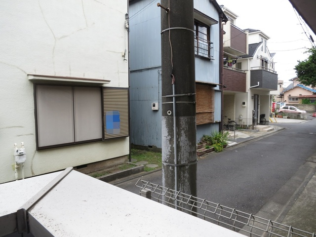 アルファⅢの展望|バルコニーからの景色。周辺は住宅街です♪
