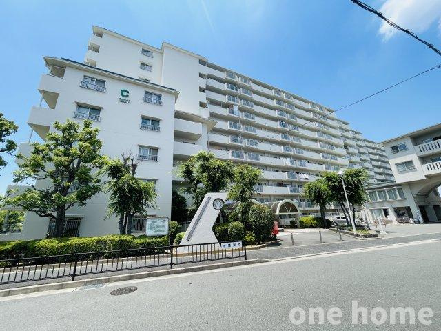 ラウンドシティフドウ香里南B棟の外観|◆近隣にはスーパーなど商業施設が充実！豊かに楽しく暮らせる環境です！