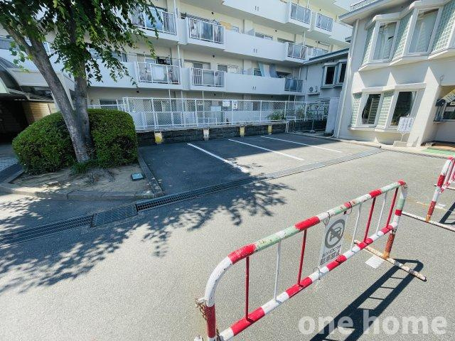 ラウンドシティフドウ香里南B棟の駐車場|◆来客用駐車場がございます！お客様が来て近隣で探す心配がありません！