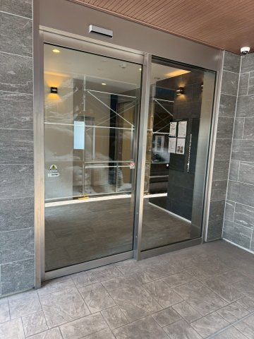 Ｈｅｂｅｌ　Ｂｕｉｌｄｓ　Ｈａｎｅｄａ（ヘーベルビルズハネダ）のエントランス