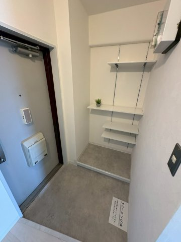 府中スカイハイツの玄関