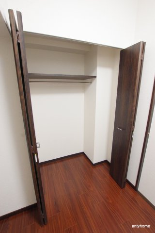 プレジオ本町　仲介手数料無料の収納