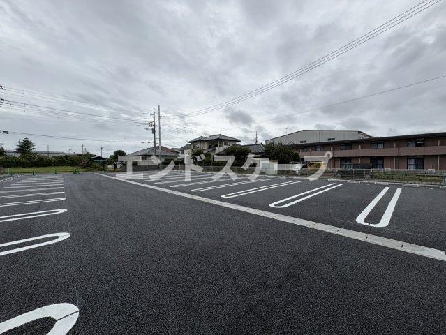 フローレス　コート　Ⅰの駐車場|高崎、前橋のお部屋探しはエンドスケープまで！お客様の理想お聞かせ下さい♪