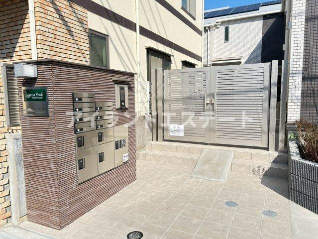 ラグナ・ベルデ桜新町　築浅　宅配BOX　オートロックのエントランス