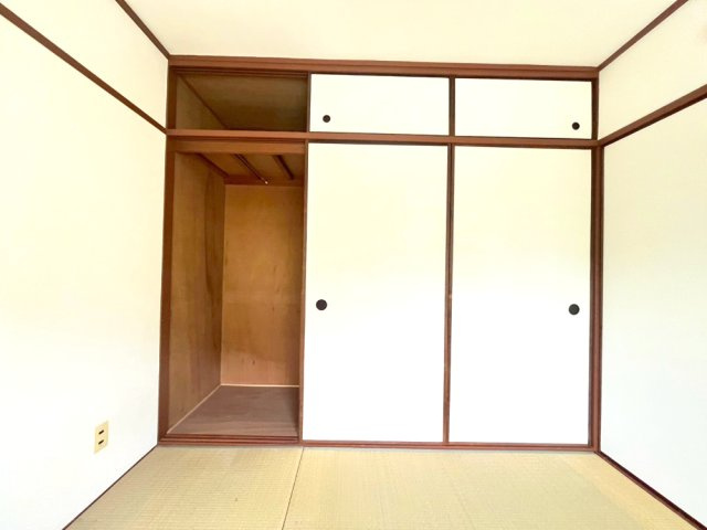 高倉台（８）団地31号棟の収納|便利な収納スペースです