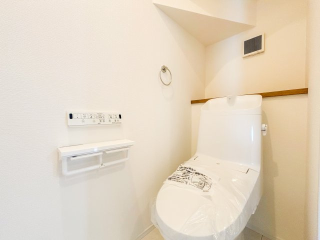 新吉田東1丁目3期　№3のトイレ|シンプルで使いやすいトイレです