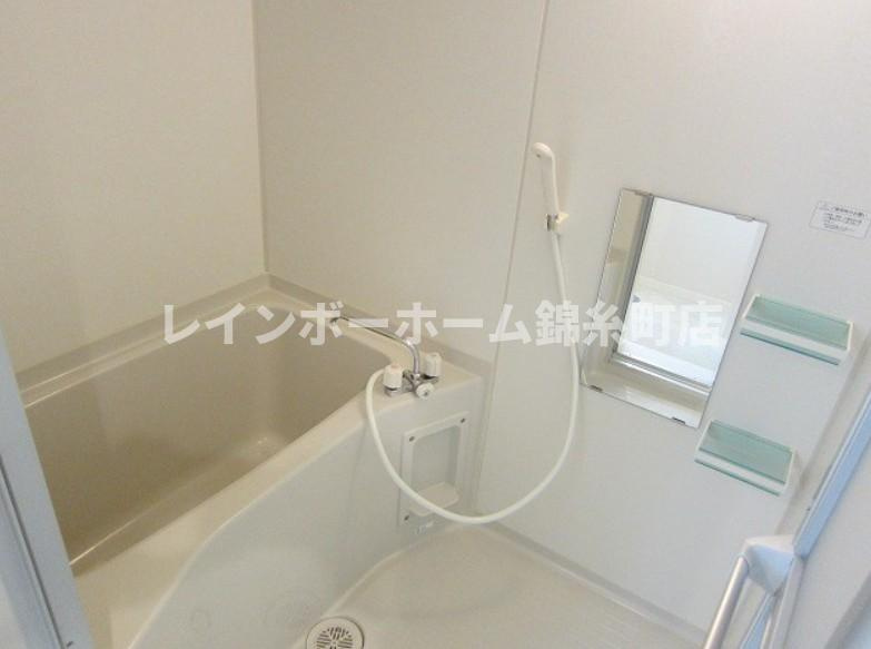 White Baseの浴室