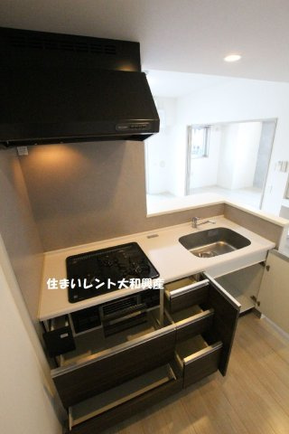 Ani-mo（アニーモ）のキッチン|3口ガスコンロ　グリル付き