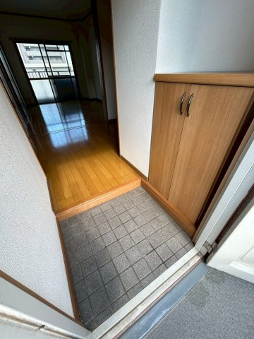 東綾瀬ハイツの玄関