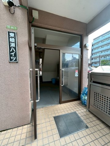 東綾瀬ハイツのエントランス
