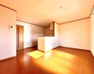 【居間・リビング】West House Rich 