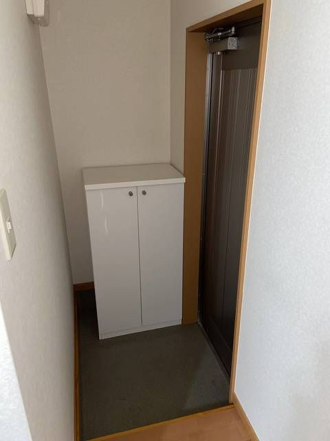 グレイス前原の玄関