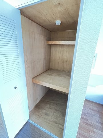 押入タイプの収納！　その他にクローゼットもあります！