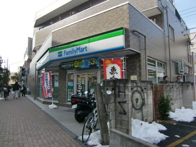カーサビアンカのその他|ファミリーマート喜多見駅北店