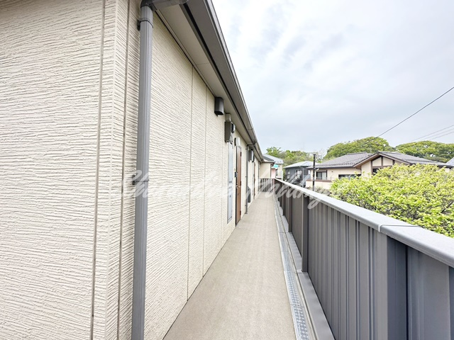 横浜市栄区笠間２丁目のアパートのエントランス