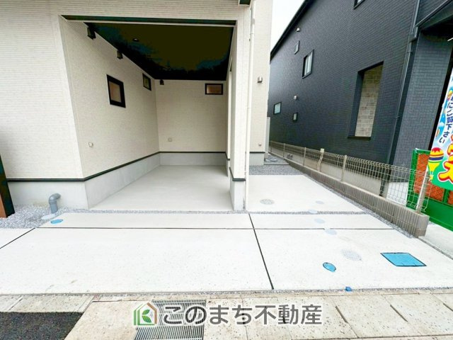 ブルーミングガーデン宇都宮市中戸祭1丁目の駐車場|お車並列２台分ご用意しております♪
