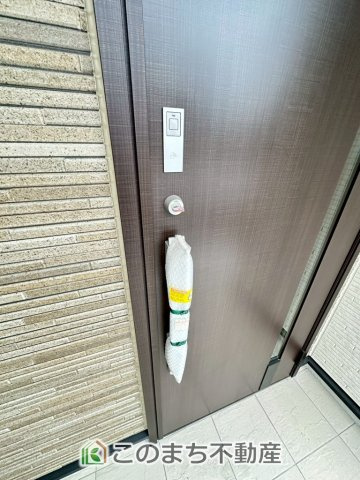 ブルーミングガーデン宇都宮市中戸祭1丁目の設備|玄関のカギはワンタッチでダブルロックが可能なカードキーを採用しております☆
