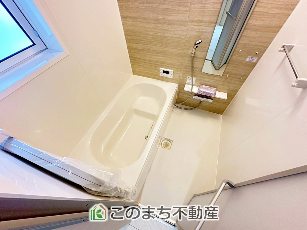 ブルーミングガーデン宇都宮市中戸祭1丁目の浴室|雨の日の洗濯も安心♪換気乾燥暖房機を完備した1坪サイズのシステムバスです
