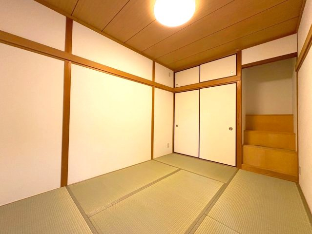 ホワイトロートスの和室