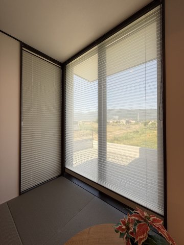 葛城市北花内　A号地 モデルハウス　の和室|◆和室♪　プリーツスクリーン設置済み♪
