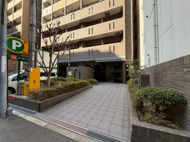 レジティア京町堀のエントランス