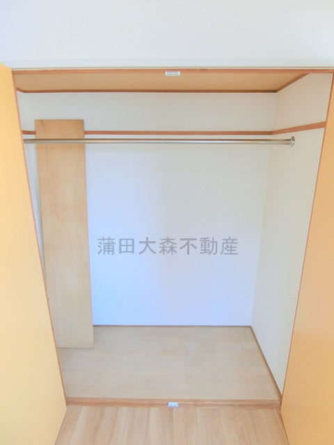 アルトTの収納|玄関側洋室収納