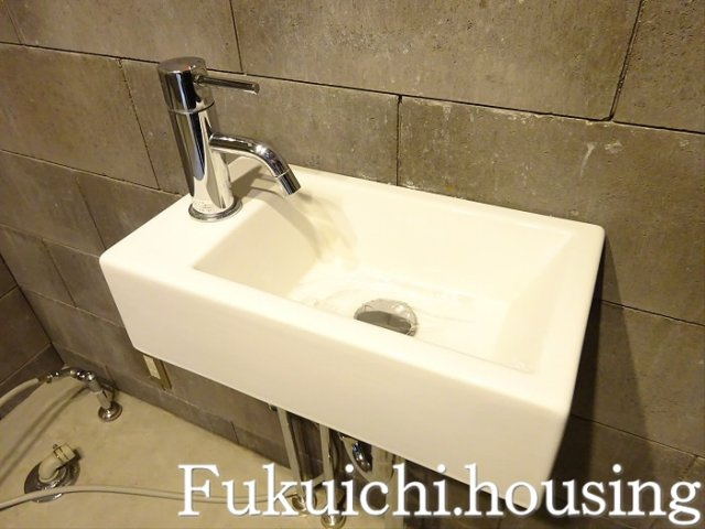 石双居の洗面所