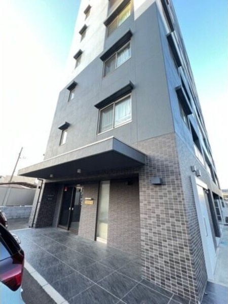 カーサ・スタジオーネ原町のエントランス