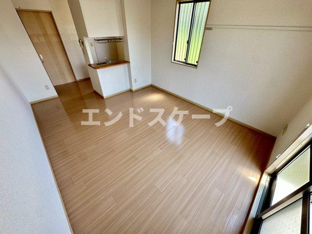 ラ・メゾン・イッコク　Aの居間・リビング|高崎、前橋のお部屋探しはエンドスケープまで！お客様の理想お聞かせ下さい♪