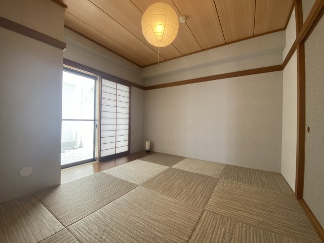 サンヴェール熱海伊豆山の和室|玄関入って右手にある和室のお部屋
