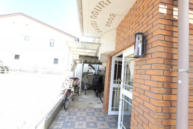 春日井市知多町４丁目の賃貸マンションのロビー