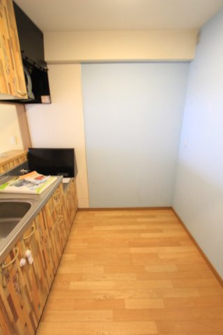 春日井市知多町４丁目の賃貸マンションの内装