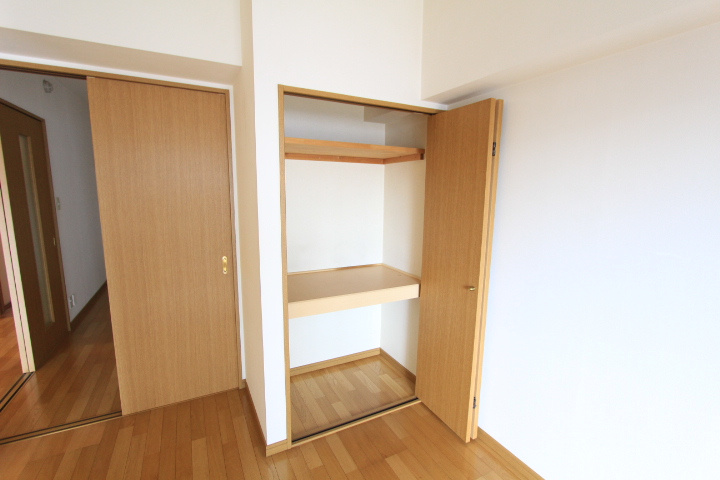 春日井市知多町４丁目の賃貸マンションの収納