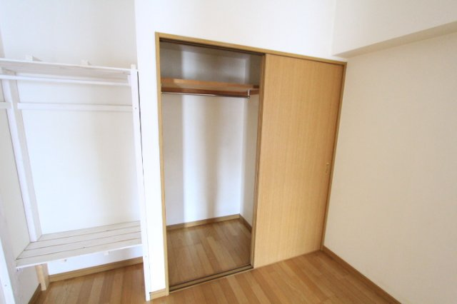 春日井市知多町４丁目の賃貸マンションの収納