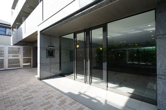ルーブル多摩川八番館のエントランス