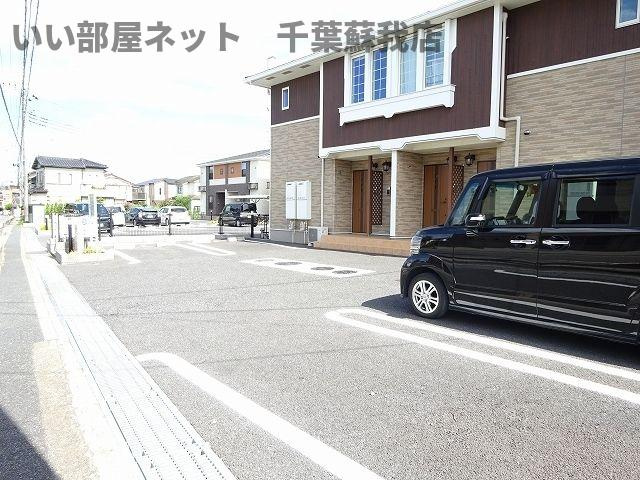 シエロの駐車場|駐車場があるので、車を買う予定の方も安心です
