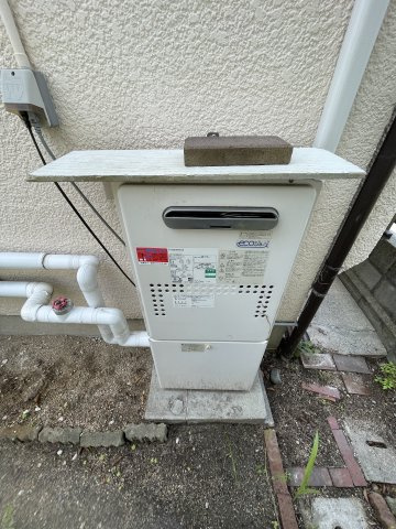 美鈴が丘東1丁目　戸建の設備|給湯はエコジョーズです。設備の更新や二重サッシ導入など、大切に維持されてきたお住まいです。
