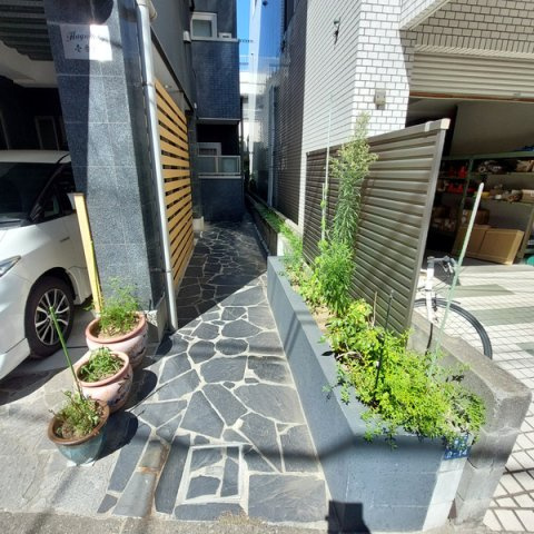 Haginaka壱番館のエントランス