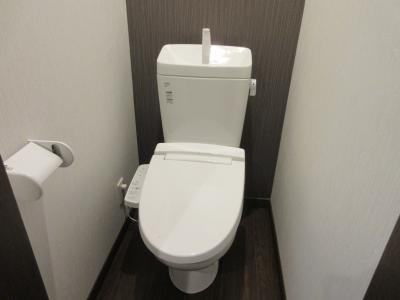 アールグランツ蘆山寺千本のトイレ|温水洗浄便座