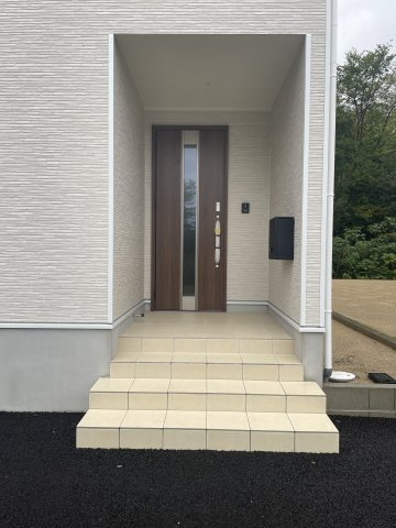 新築戸建・新築建売　那須塩原市春日町第2　埼玉小・厚崎中の玄関