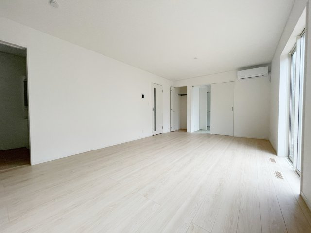 新築戸建・新築建売　那須塩原市春日町第2　埼玉小・厚崎中の居間・リビング