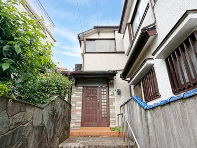 【外観】 | ◆戸塚区汲沢３丁目　中古戸建◆ | ◆一戸建てを中心とした街並みが整然と続き、周辺は高い建物が建っていないので、緑の多い閑静な趣を感じる環境です。街並みや周辺環境も重要なポイントです！！