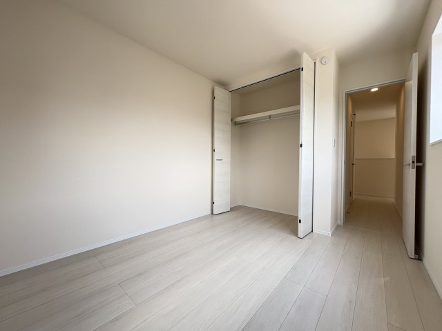 LiveleGarden.s小倉南区徳吉東5丁目の洋室|全居室収納付きで、住空間を広く活用できます。