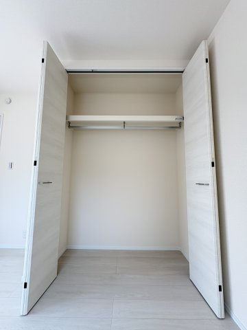 LiveleGarden.s小倉南区徳吉東5丁目の収納|クローゼット付きで、お部屋をすっきりとお使いいただけます。